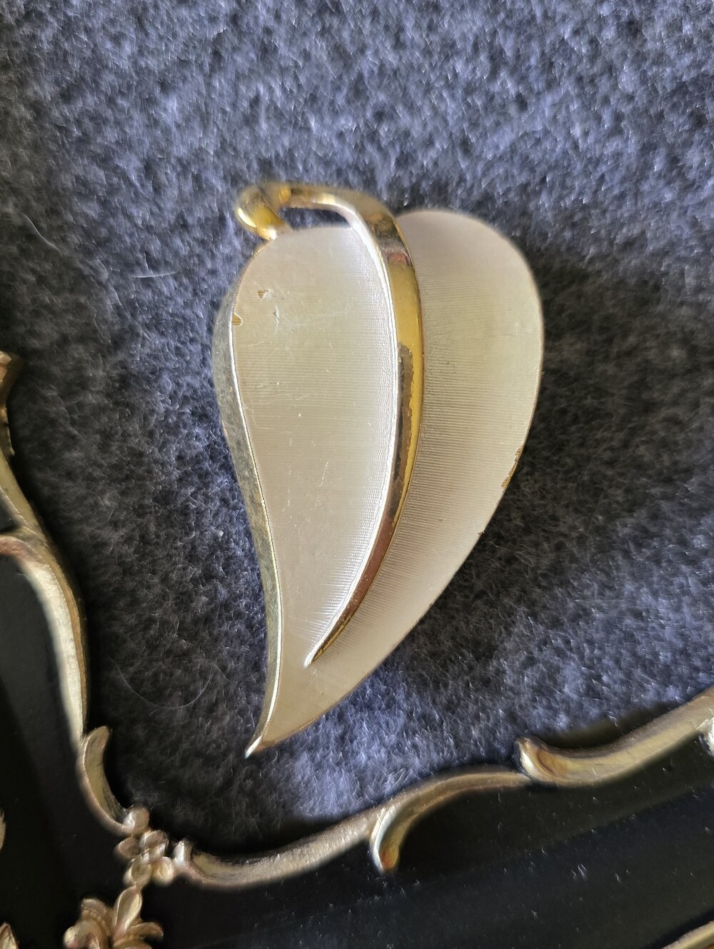 VTG Park Lane Cream Enamel Gold Tone Leaf Brooch Pin Mid Century